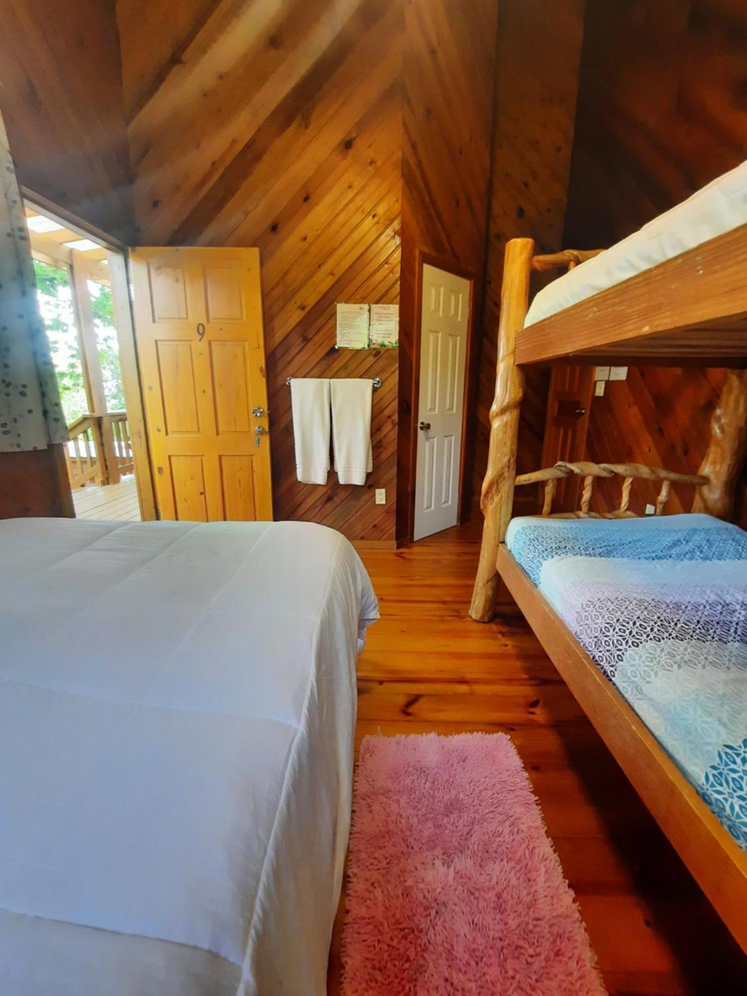 Guava Grove Resort & Villas Sandy Bay Exteriör bild