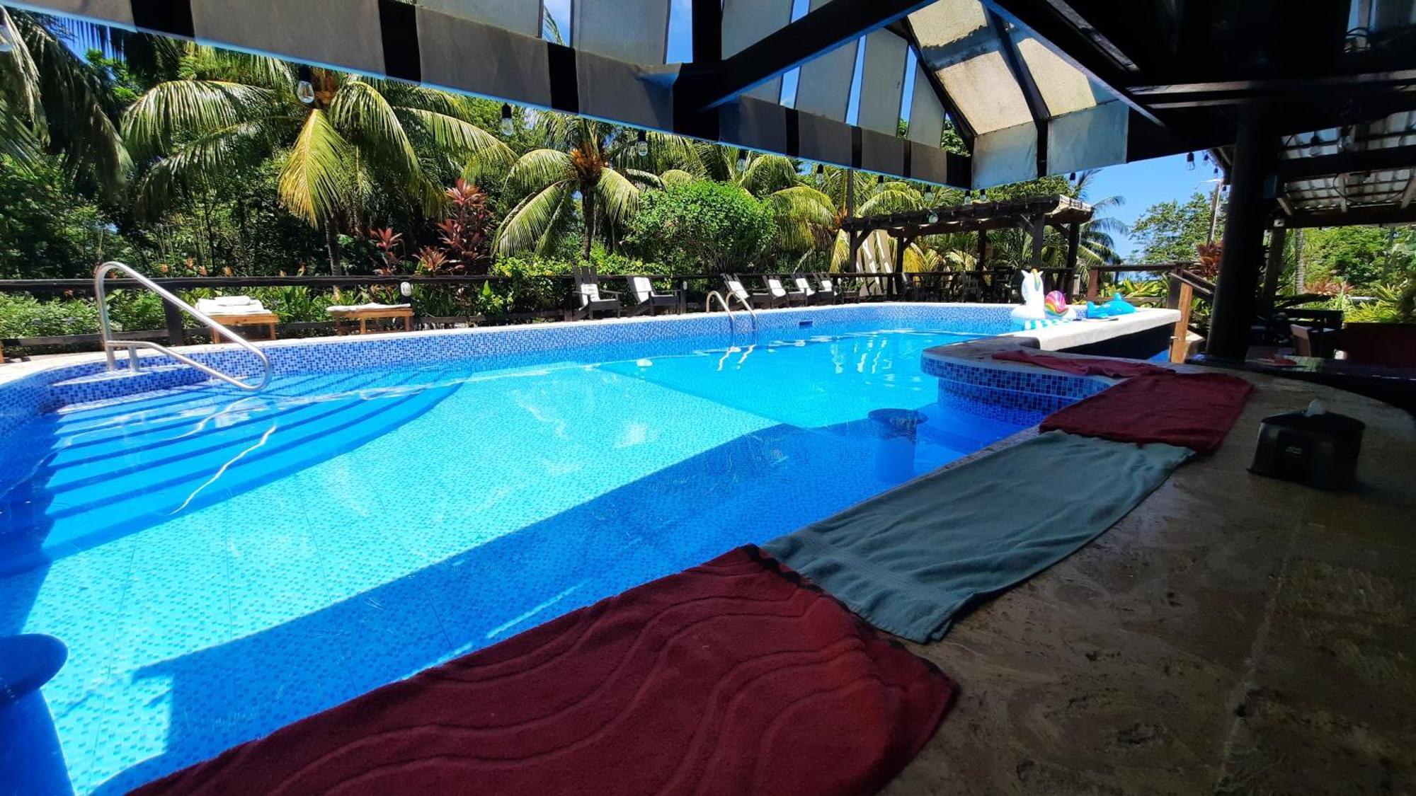 Guava Grove Resort & Villas Sandy Bay Exteriör bild