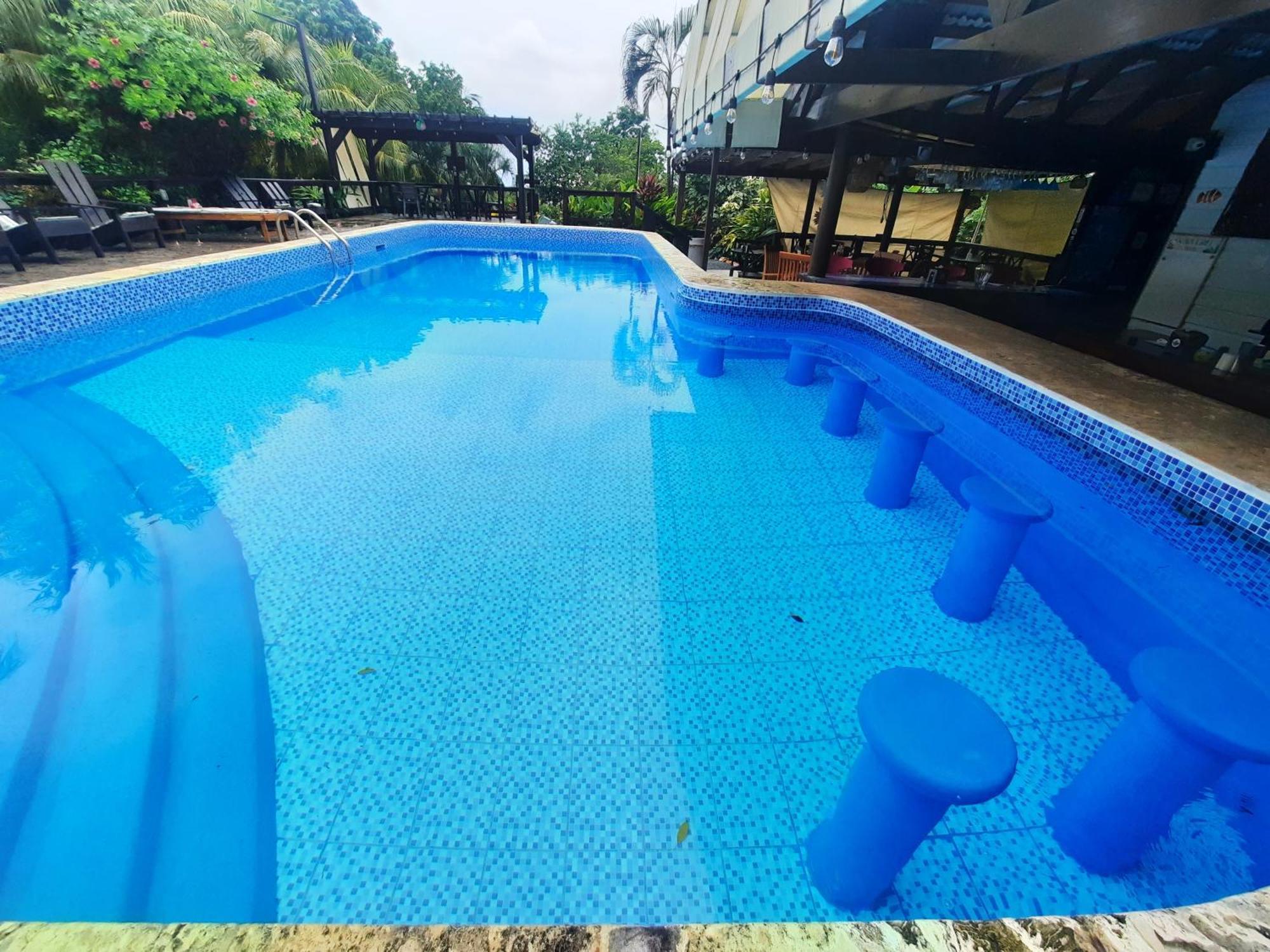 Guava Grove Resort & Villas Sandy Bay Exteriör bild